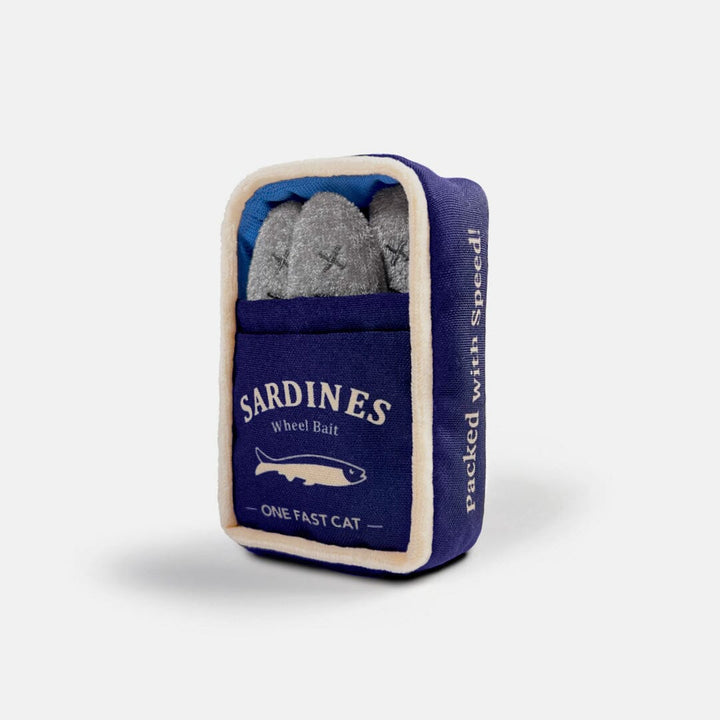 One Fast Cat Cat Wheel Chaser Toy – Wheel Bait with plush sardine toys in a blue sardine can-style pouch.